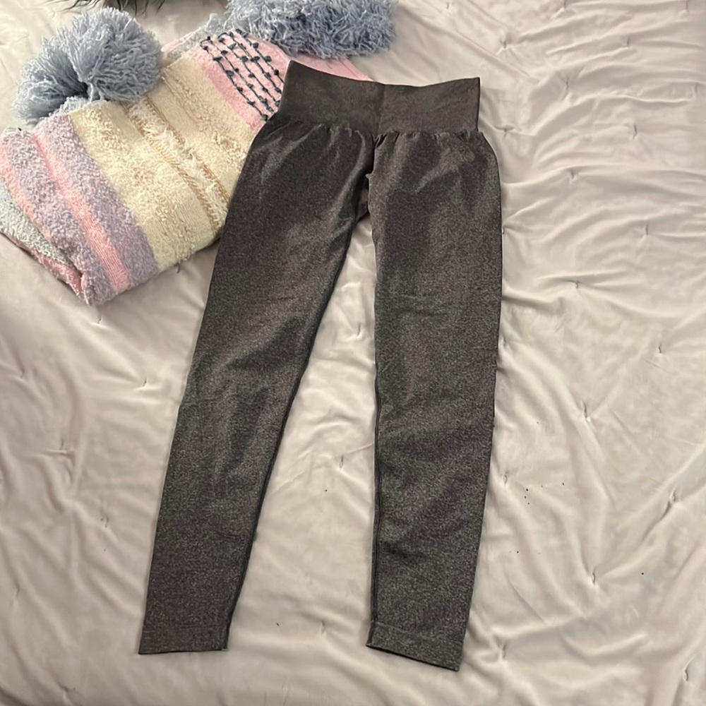 NVGTN seamless leggings in charcoal